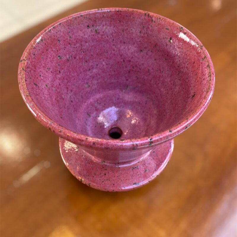 Porta filtro de cerâmica rosa + saquinho Coffee Addict com 2 coadores